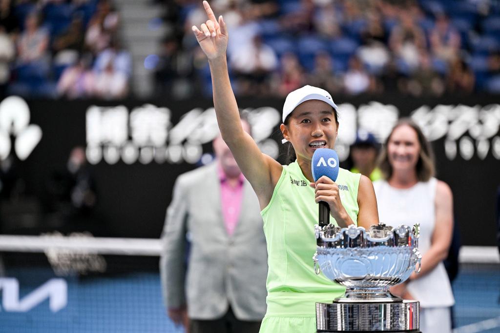 足球竞猜-领奖台致敬前辈郑洁，张帅女双再夺冠藏着中国网球20年青春